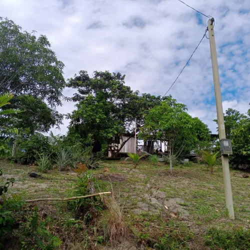 VENDE-SE UMA TERRENO PARA SITIO