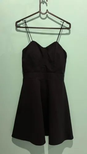 vestido preto simples curto