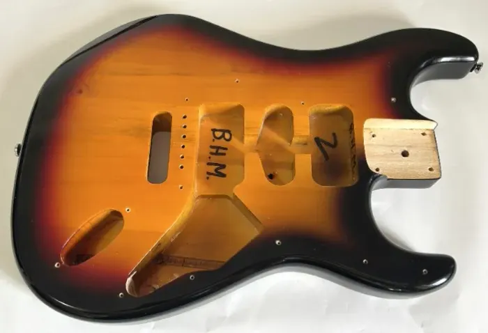 Corpo de guitarra Tagima TG-530 Stratocaster Sunburst