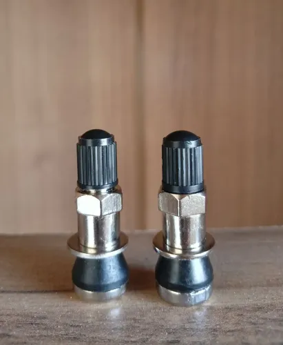 Par de Pino Valvula Para Pneu Sem Camara Moto