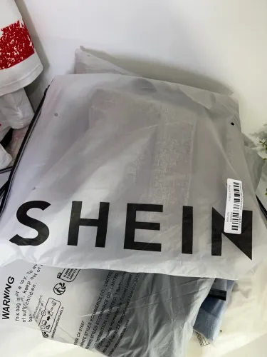Lote com 8 peças de roupas novas SHEIN