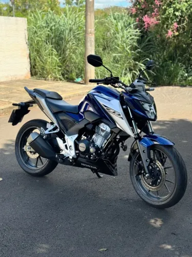 HONDA CB 300F