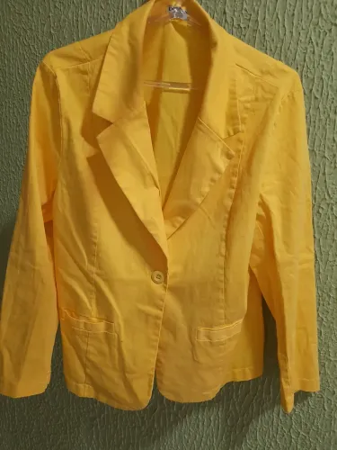 Blazer amarelo veste 40/42