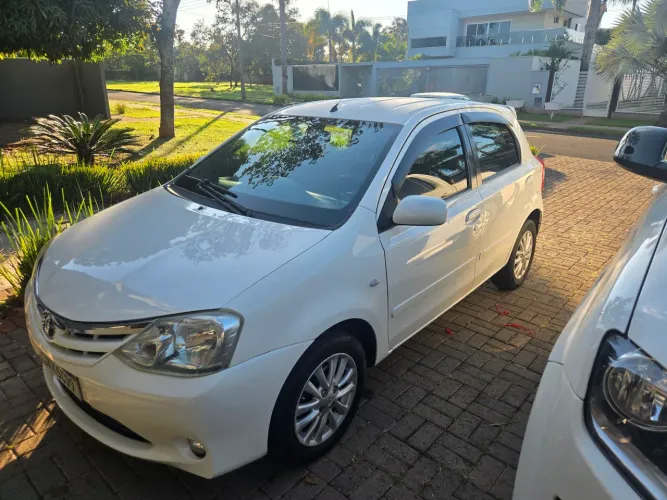 Toyota Etios XLS 1.5 Flex 16V 5P Mec. 2013