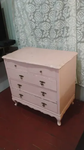 Cômoda antiga