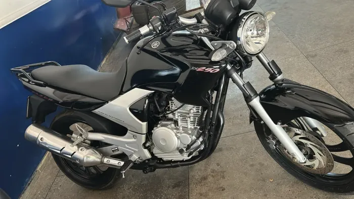 Fazer 250