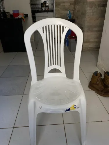 Cadeira de plástico 