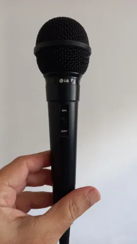 Microfone com fio