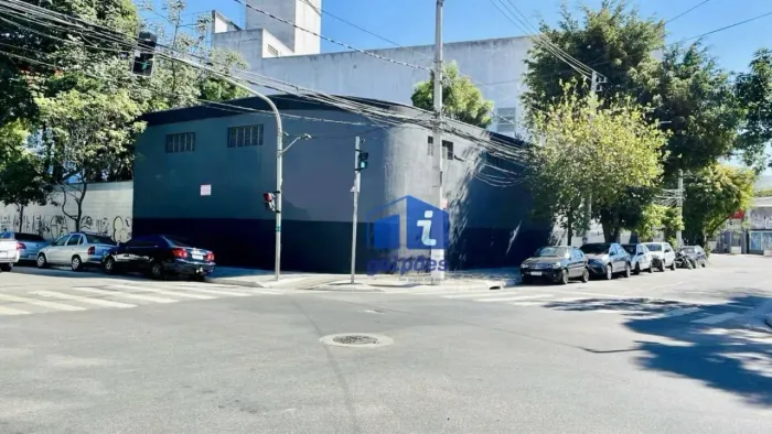Galpão com 400 m² mais Estacionamento com 20 vagas na Mooca, São Paulo - SP