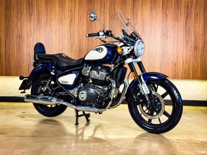 Royal Enfield Super Meteor 650 Celestial Blue 2025