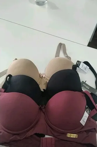 Vende-se Kit com 3 sutiãs