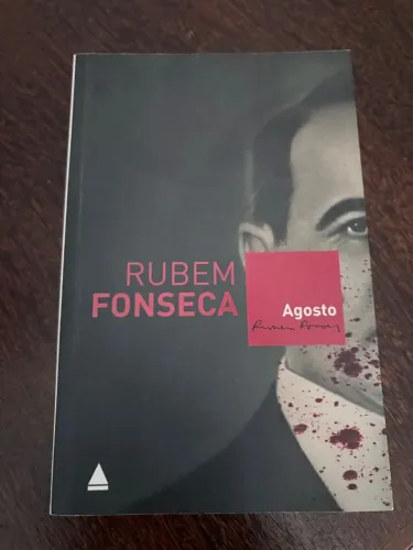 Livro: Agosto