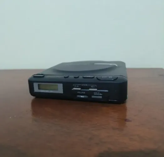 Discman Sony D-22 Raro Item De Coleção Liga E Desliga