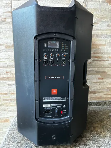 Caixa ativa JBL Max15 350watts falante 15