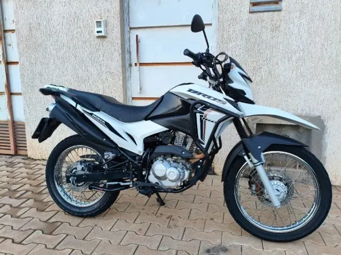 Vendo Bros 160 2023/23 muito conservada...