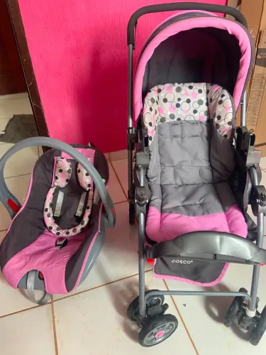 Carrinho de bebê com baby confort
