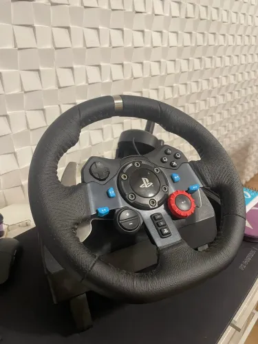 Logitech g29 para pc/ps4/ps5 com pedais + câmbio incluso