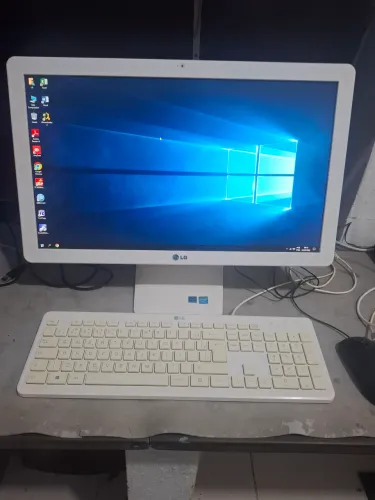 Computador All in One LG - Intel Celeron - Branco, modelo:LG 22v24