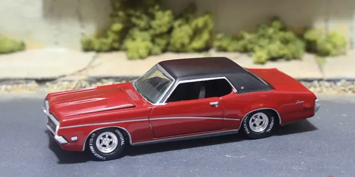 MERCURY COUGAR (1969) - 1:64 (do filme "007 a serviço de S.Majestade")