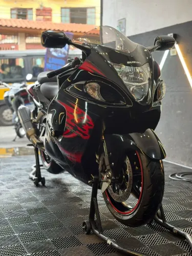 Suzuki Hayabusa 2013 Preta
