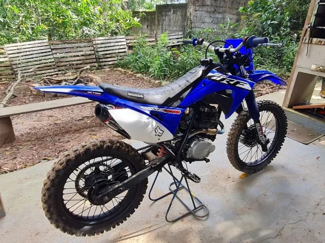 Moto de trilha XR 200R