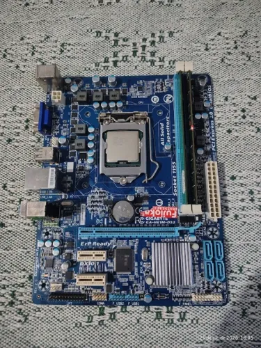 Kit Placa-Mãe Gigabyte H61 + Intel Core i3 2120 (3.30GHz) + 6GB RAM DDR3