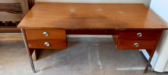 Vendo mesa de escritório em Betim 