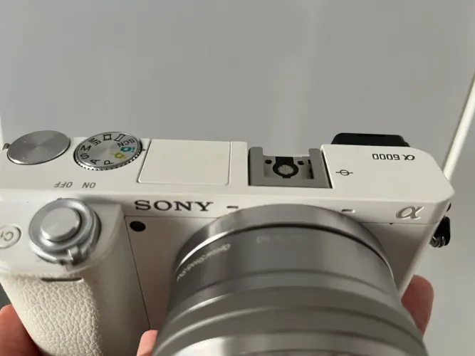 Sony alpha a6000