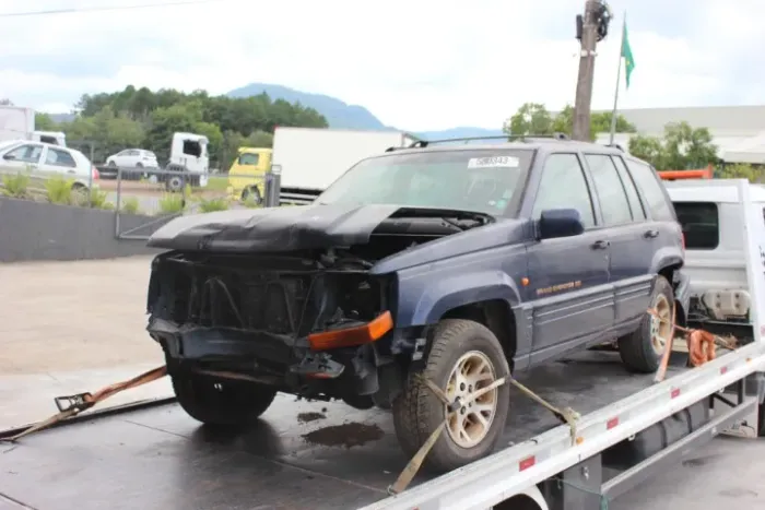 SUCATA CHEROKEE LIMITED 5.2 V8 1997 PARA RETIRADA DE PEÇAS