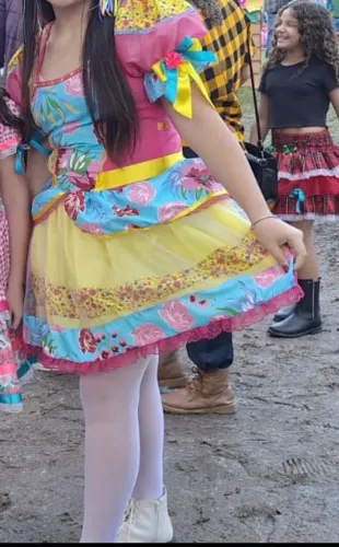Vestido festa junina caipira usado 1x , veste G infantil