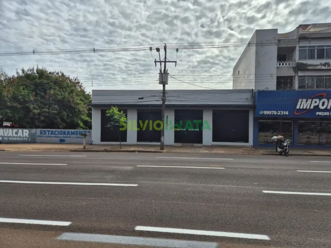 Salão comercial a venda, localizado na Av. Colombo, 6824 na Zona 7 em Maringá.