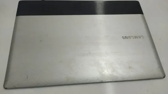 Carcaça Tampa Superior Com Moldura Notebook Samsung Rv411 Prateado (Usado)