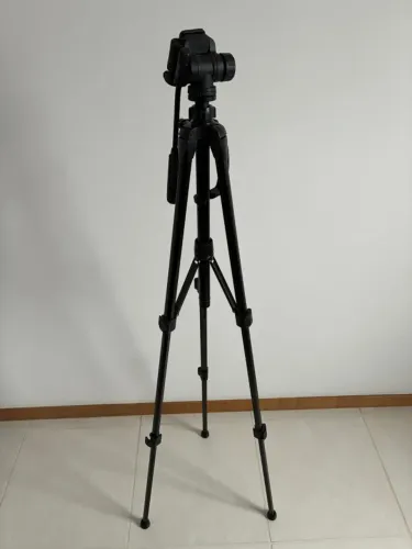 Dois tripés por R$ 95: Wt-3716 Weifeng + minitripé de mesa