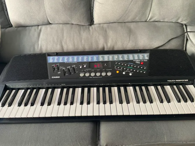 Teclado Casio CT-700