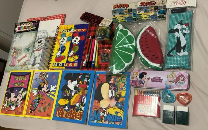 Kit raro itens de papelaria variados dos anos 80