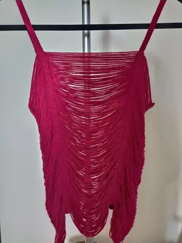 Blusa de alça vazada feita de linha 100% algodão. Cor rosa fúcsia.Marca vintage: Tráfico Z