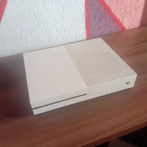 Xbox One S 800GB + Controle Shock Blue