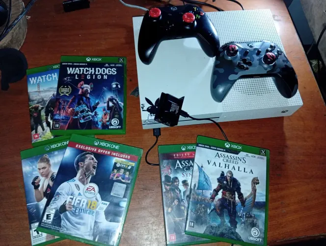 Xbox ONE S 1TB 