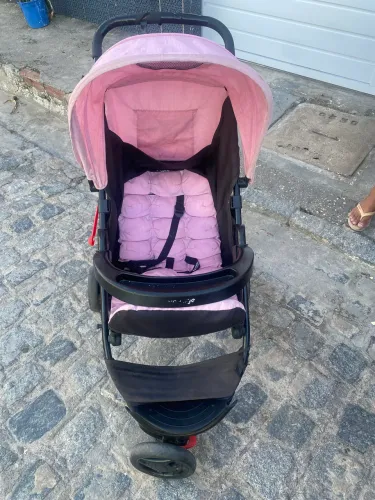 Carrinho de bebê avista tem conversa