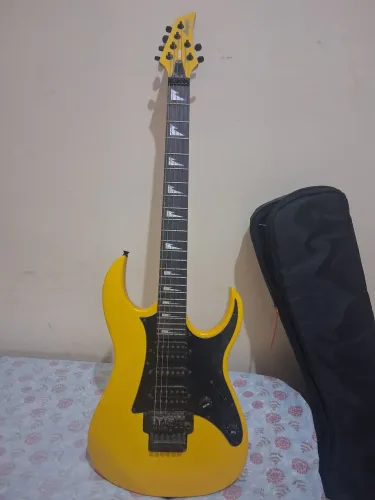 Vende-se guitarra ! Troco por strato