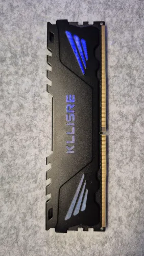 Memória RAM Kllisre 8GB DDR4 3200MHz com Dissipador