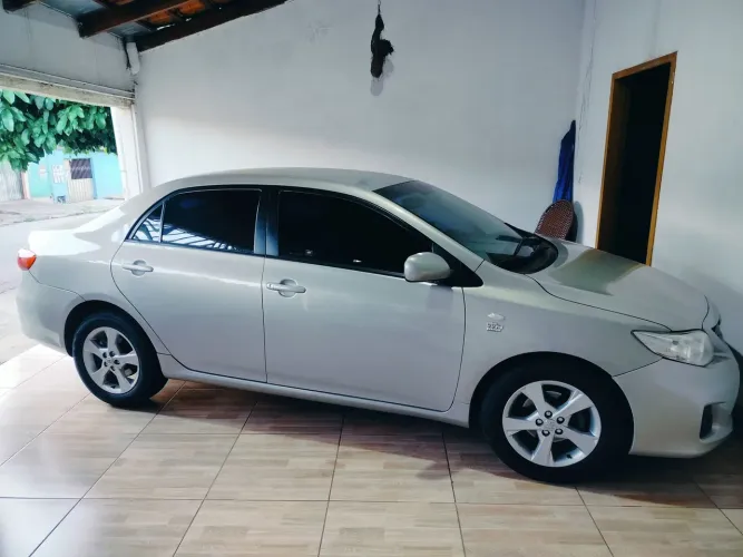Toyota Corolla GLI 1.8 Flex 16V Aut. 2012