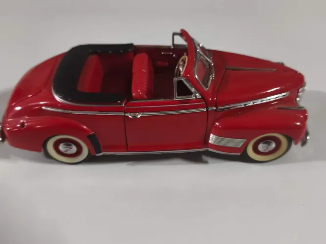 Carro miniatura Chevrolet 1941 escala 1:24