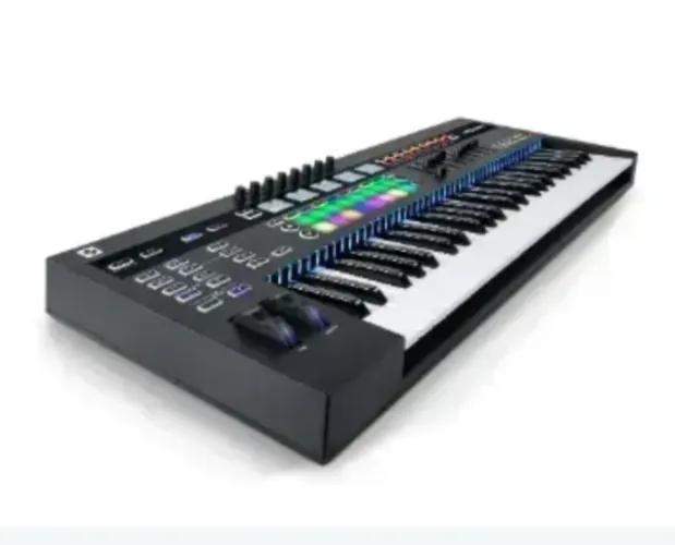 CONTROLADOR MIDI NOVATION 49 SL MKIII