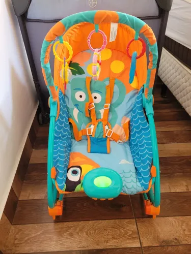 Cadeirinha que vibra para bebê