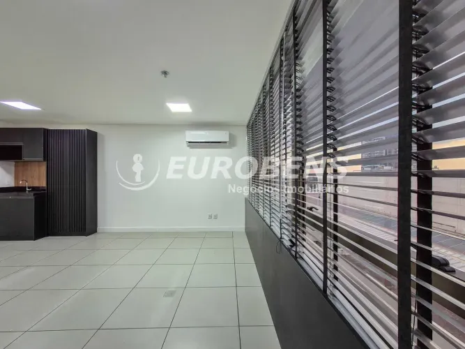 Sala comercial pronta, já com ar condicionado e planejados no Iguatemi Business