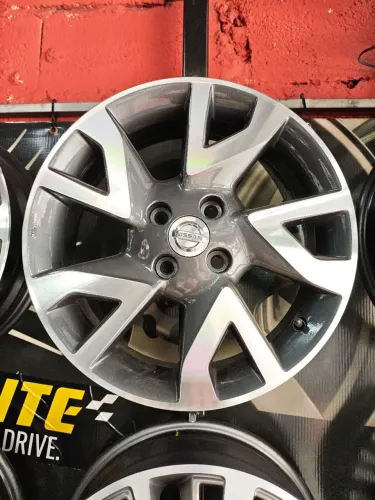 Rodas Kicks 16