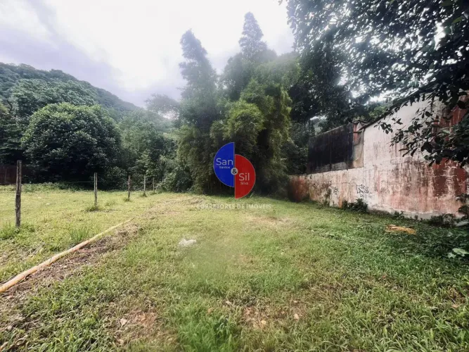 TERRENO 15x30 (450m²) COM RIO NOS FUNDOS