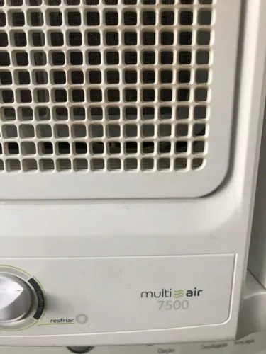Ar condicionado de janela Consul Multi air10000 btus gelando muito. Aceitamos cartão