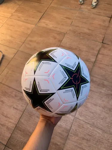 Bola de futebol adidas da Champions League